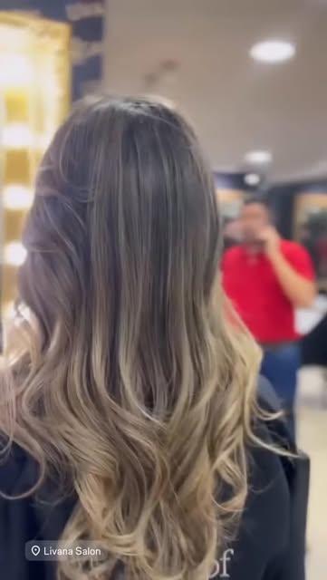 Balayage de castaño a rubio, de espalda